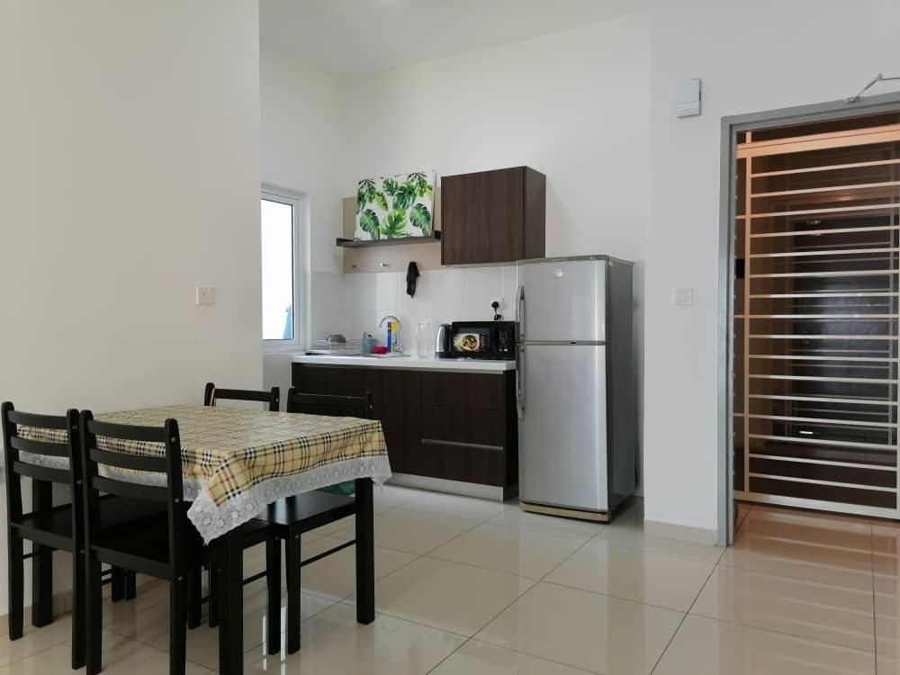Mesahill Nilai 2 Room Condo - Fast Wifi, Amazing Pool & Tv Exteriér fotografie