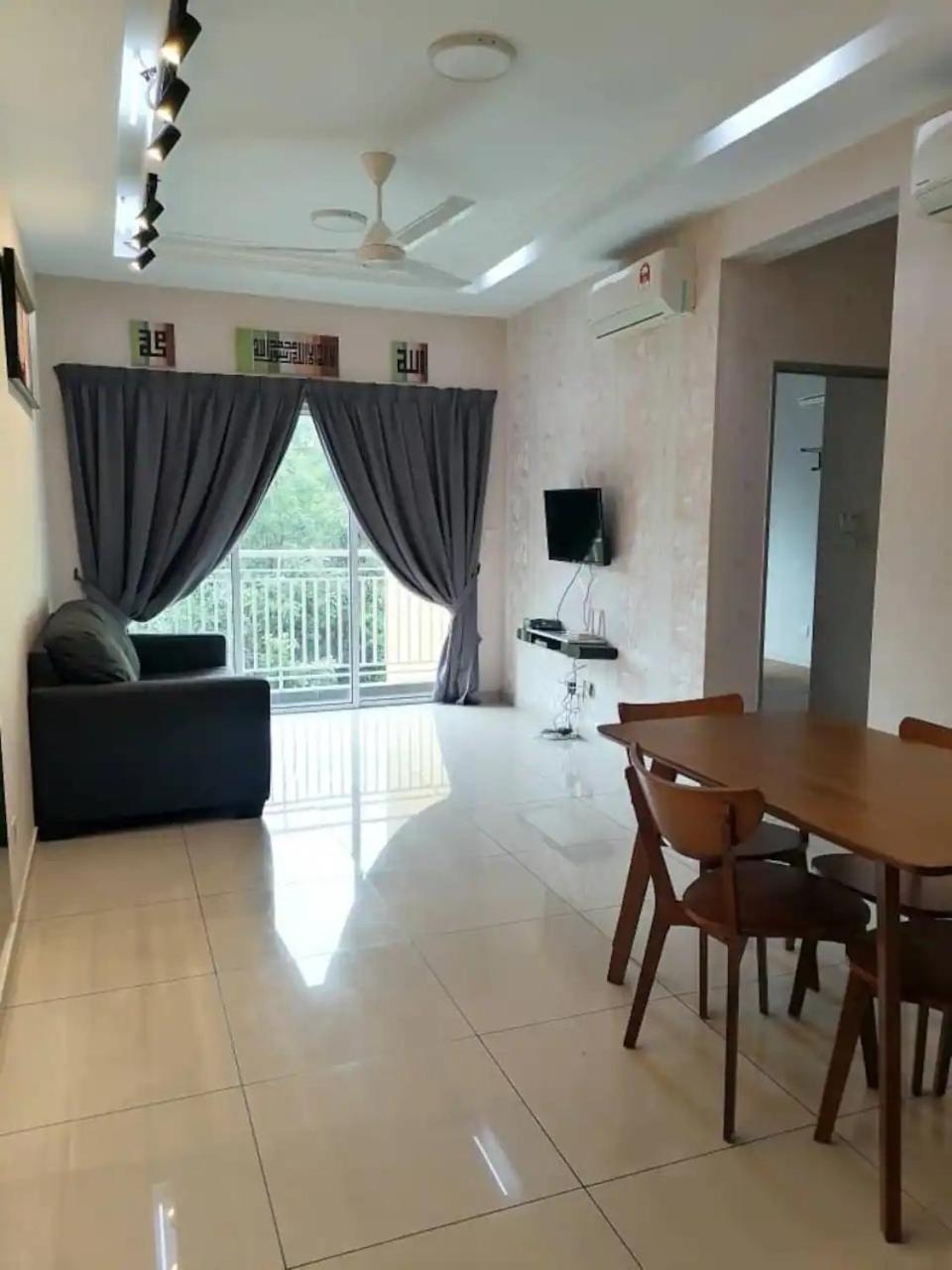Mesahill Nilai 2 Room Condo - Fast Wifi, Amazing Pool & Tv Exteriér fotografie