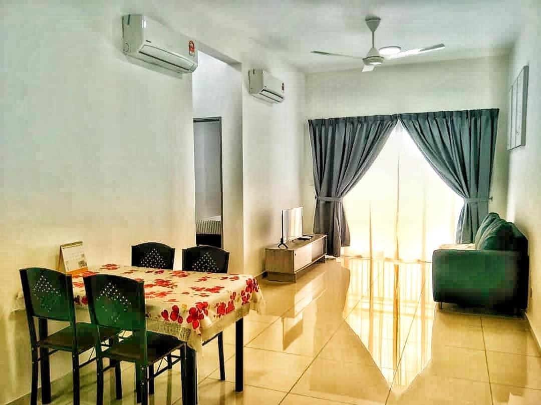 Mesahill Nilai 2 Room Condo - Fast Wifi, Amazing Pool & Tv Exteriér fotografie