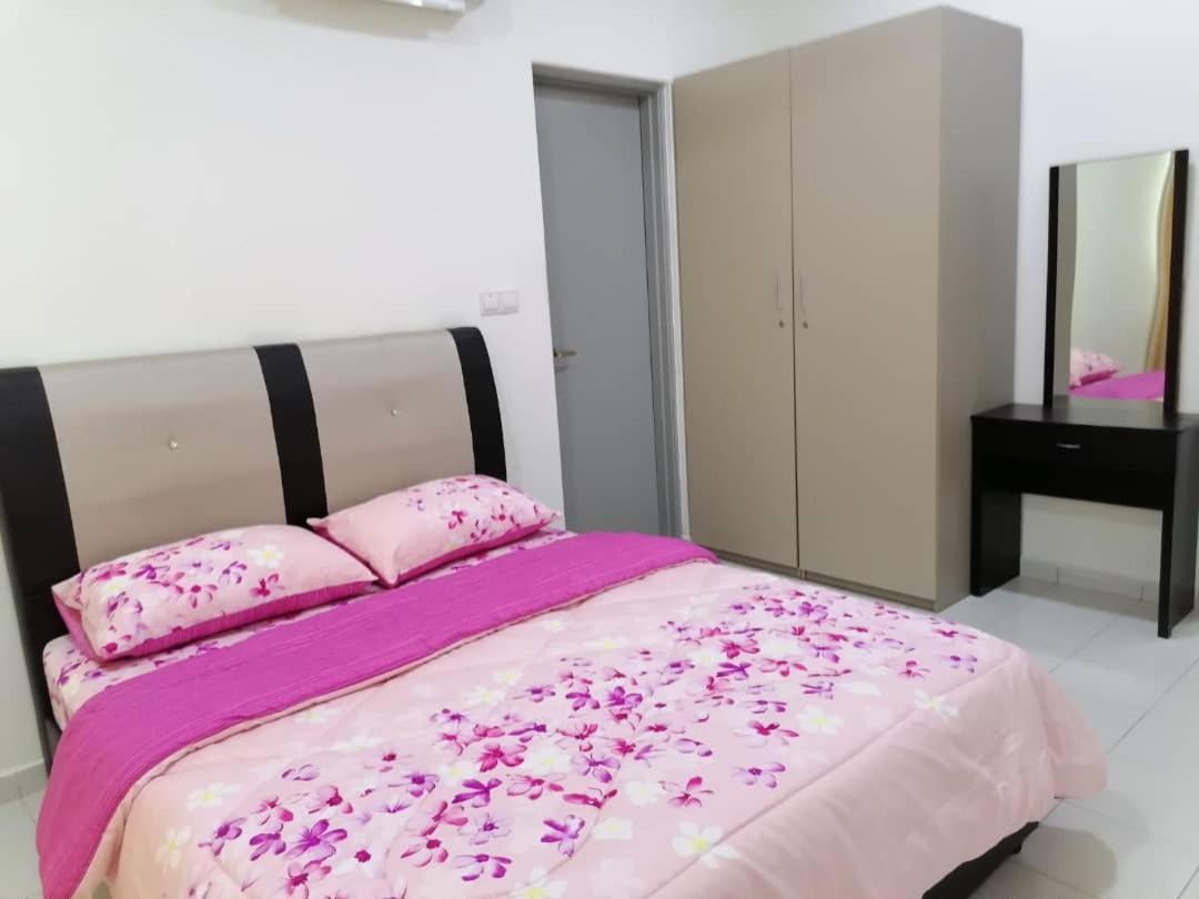 Mesahill Nilai 2 Room Condo - Fast Wifi, Amazing Pool & Tv Exteriér fotografie